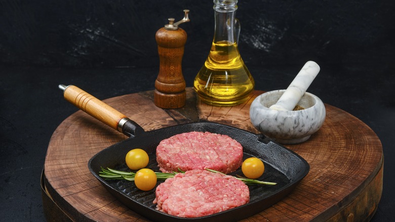 Hamburgers with oil