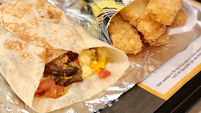 del taco wrap with hash browns