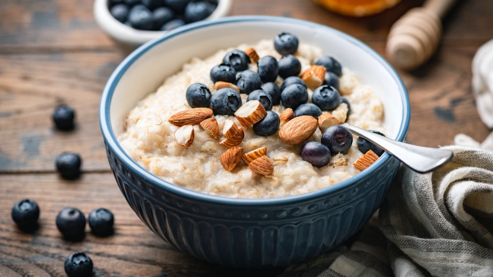 Bowl of fiber rich oatmeal with blueberries