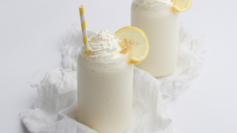 whipped lemonade in glasses