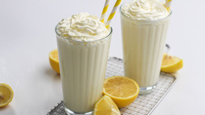 whipped lemonade in glasses