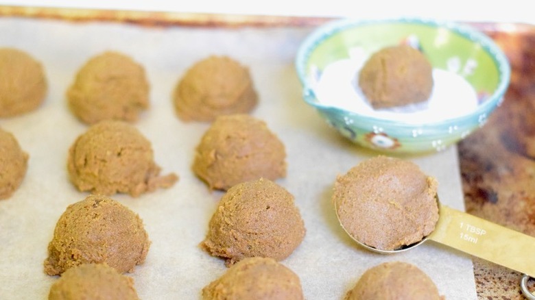 gingersnaps dipped in sugar