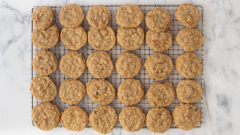 cookies on wire rack