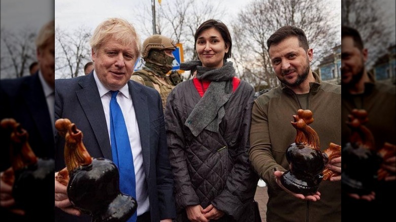 Boris Johnson and Volodymyr Zelenskyy with roosters