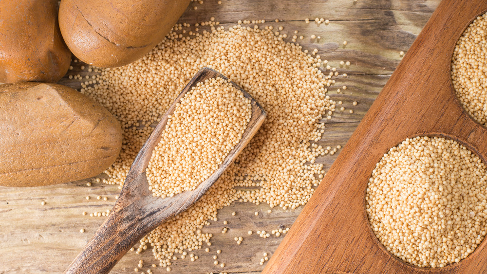 Amaranth seeds and wood