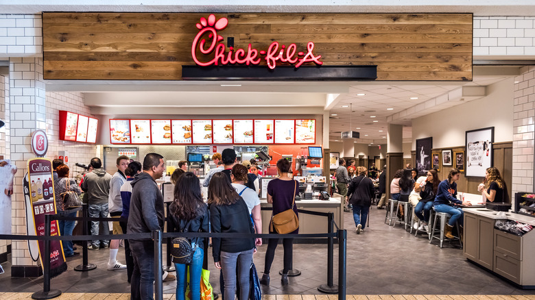 People lining up to buy Chick-fil-A