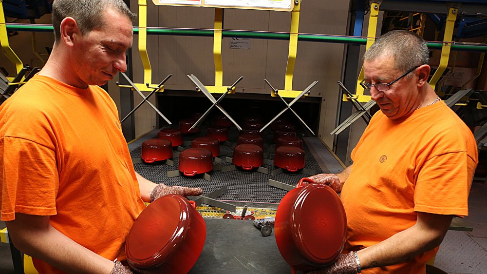 Le Creuset inspection