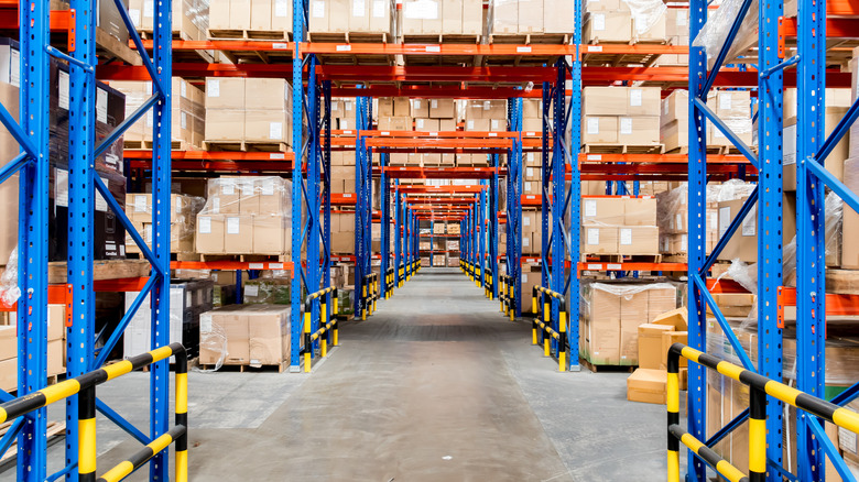 wholesale warehouse space