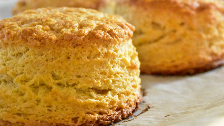 Fluffy buttermilk biscuits 