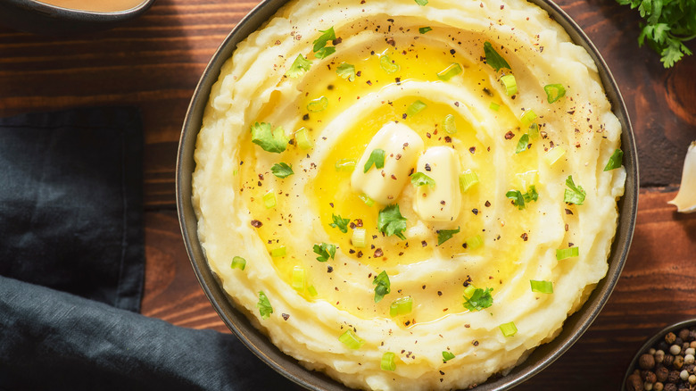 Seasoned mashed potatoes in bowl 