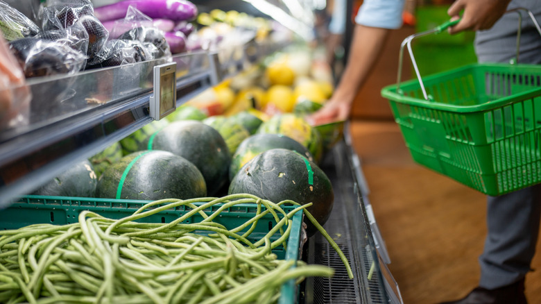 green beans in produce aisle