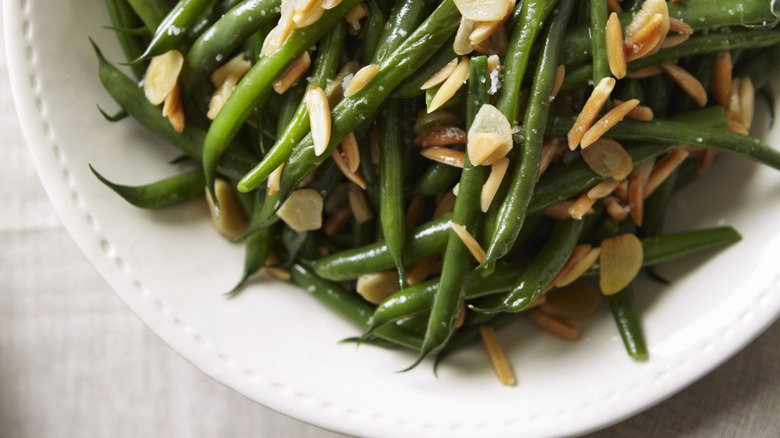 green beans with almonds