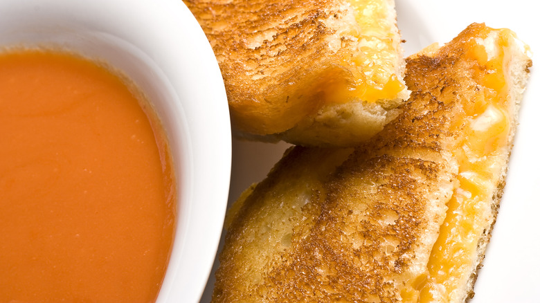 grilled cheese sandwich with tomato soup