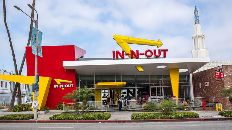 In-N-Out exterior