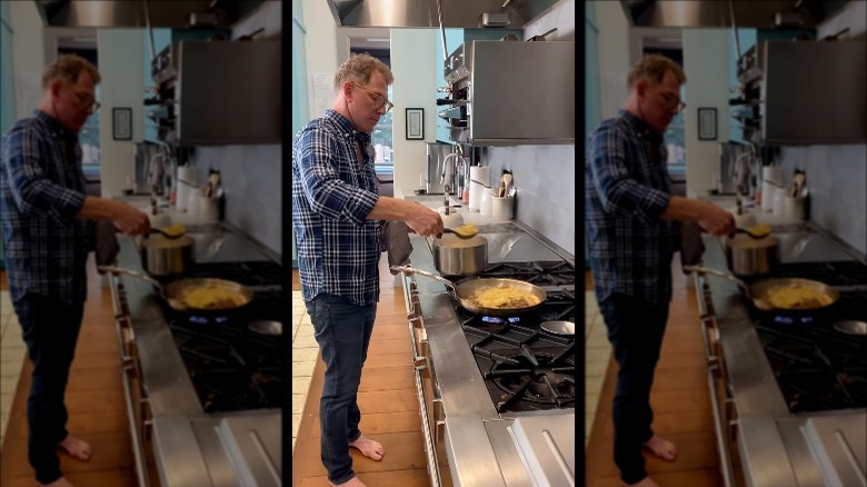 bobby flay cooking pasta barefooted