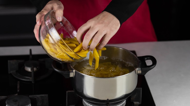 cooking pasta in cold water