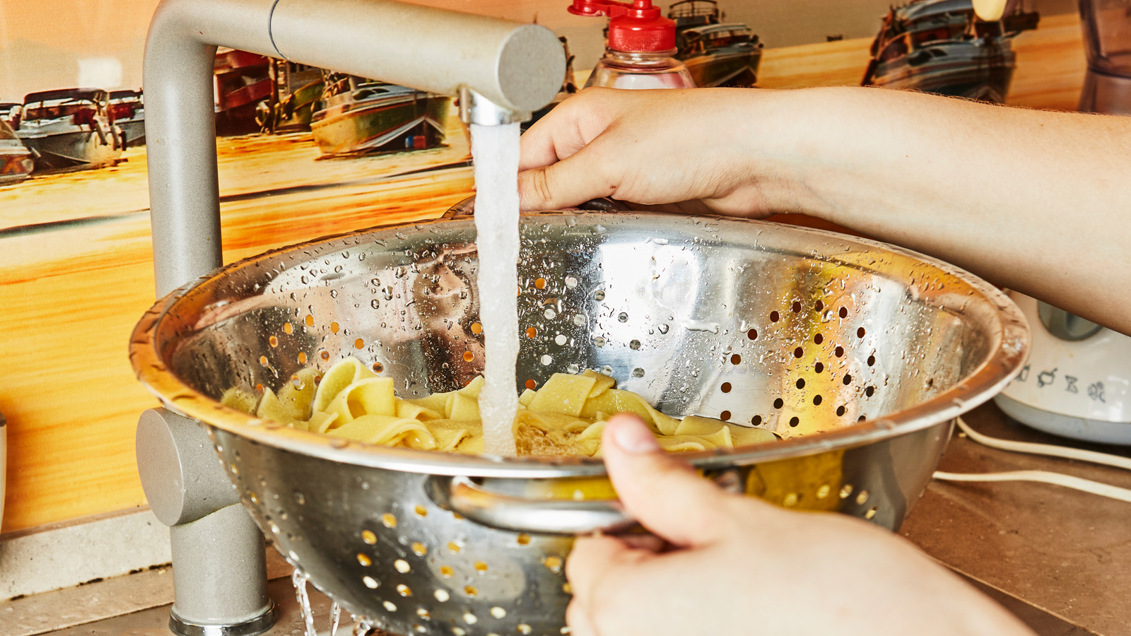 Why It's A Mistake To Rinse Cooked Pasta