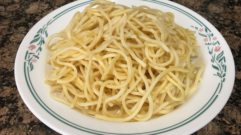 plate of plain spaghetti