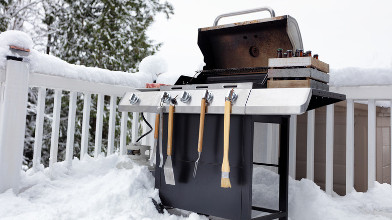 grill in the winter