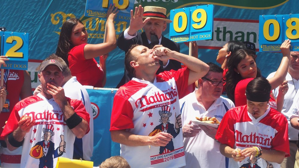 nathan's hot dog eating contest