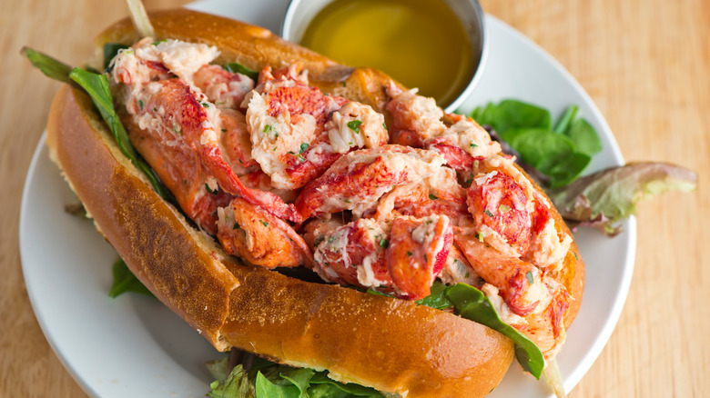 Traditional lobster roll