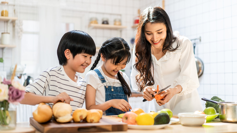 kids cooking with their mom