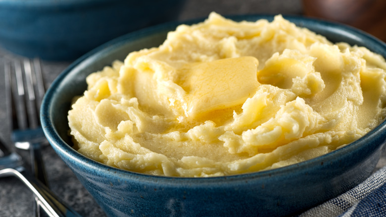 mashed potatoes with butter