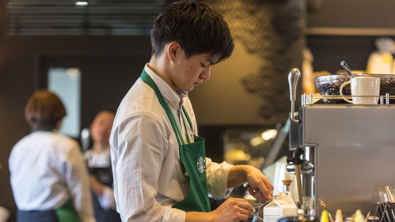 starbucks barista at work