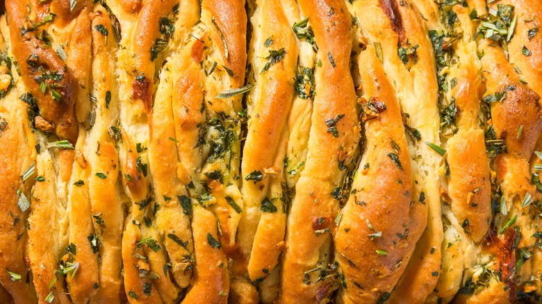 garlic pull apart bread