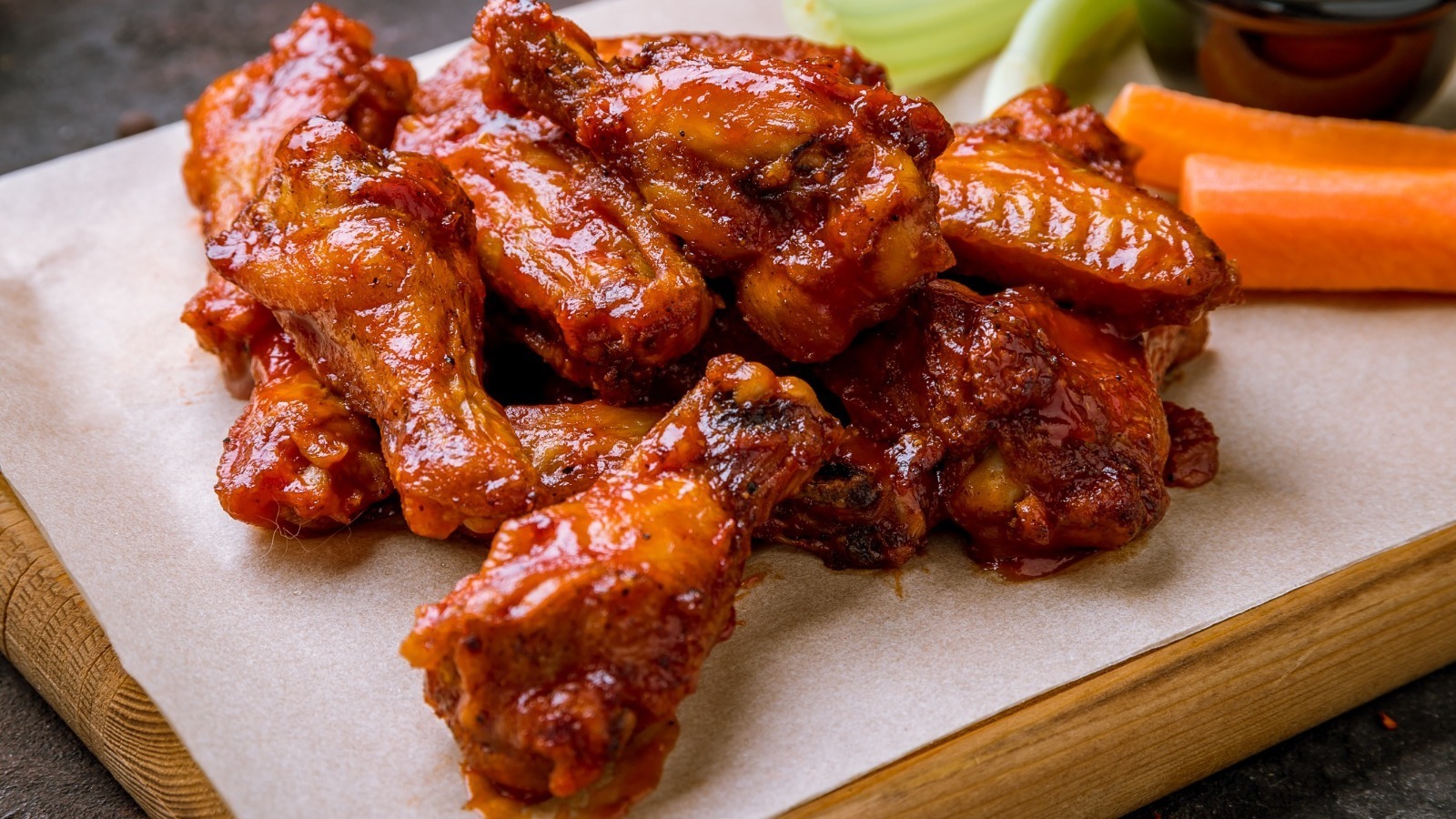 Why Restaurants Are Struggling To Sell Chicken Wings Right Now