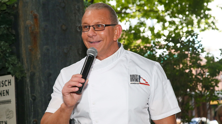 Robert Irvine talking