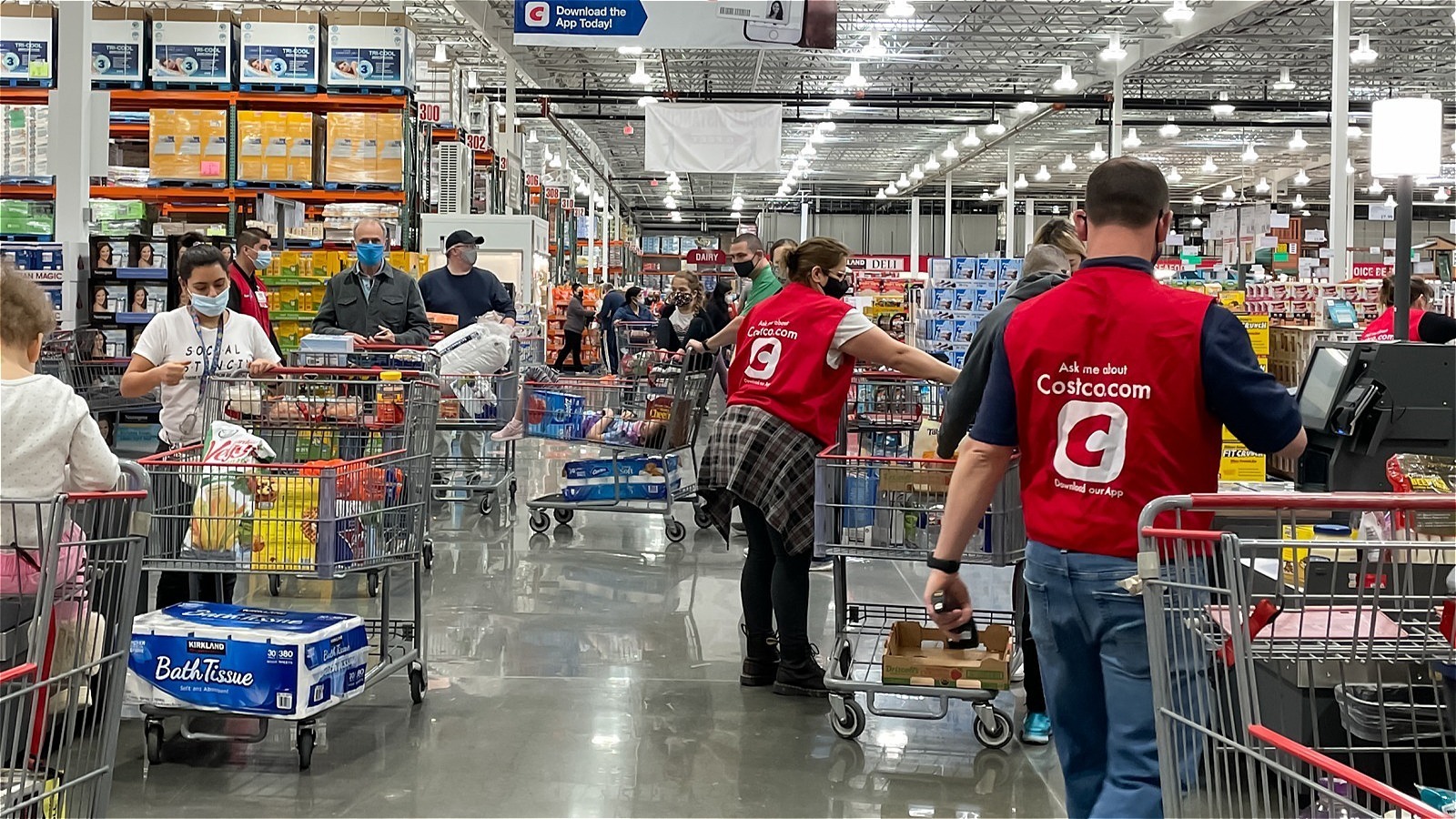 Why Some Costco Employees Are Angry About The Pay Raise News