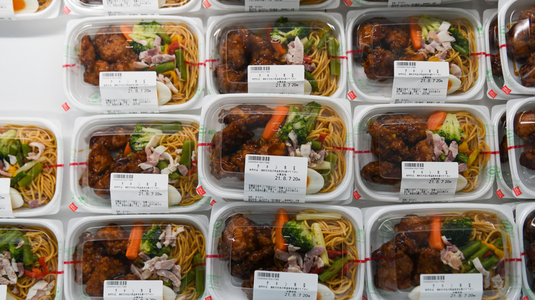 meal boxes for volunteers in Tokyo 2020