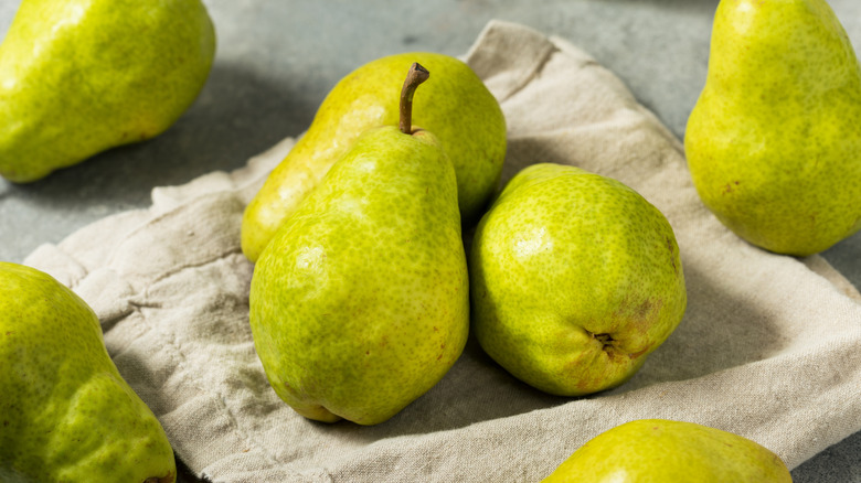 Bartlett pears on cloth