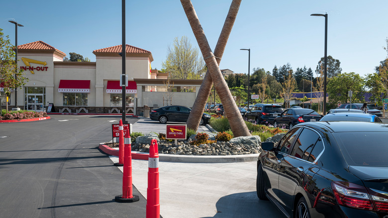 drive-thru at In-N-Out burger