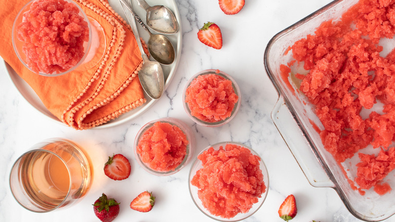 Granita shaved ice strawberry