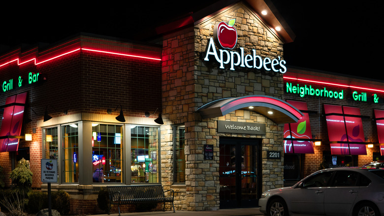 Applebee's at twilight