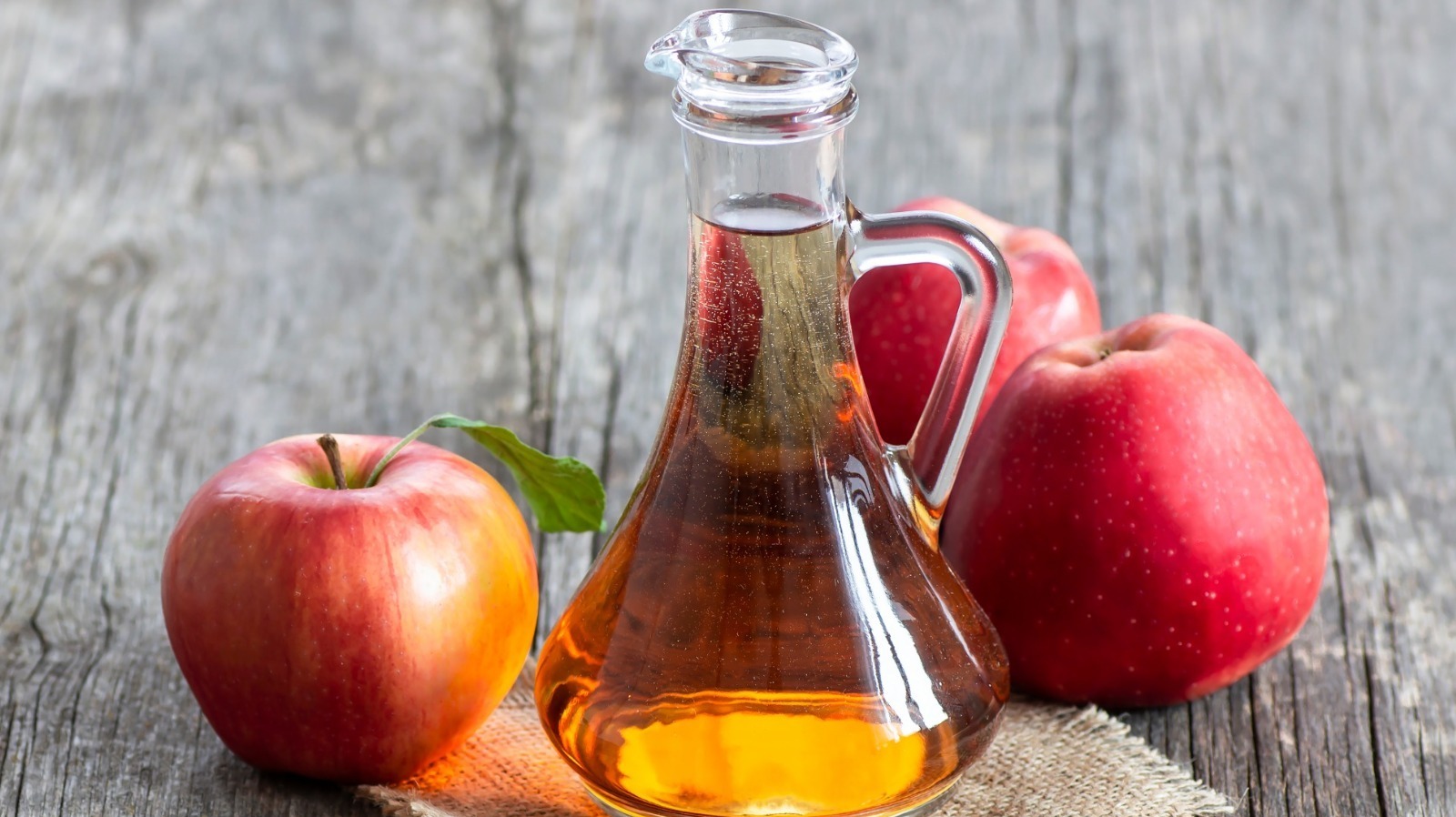 why-you-should-drink-apple-cider-vinegar-according-to-a-dietitian