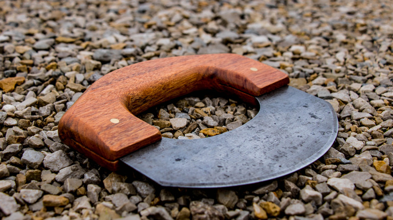 Ulu on stones