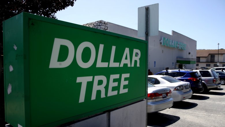 dollar tree sign 