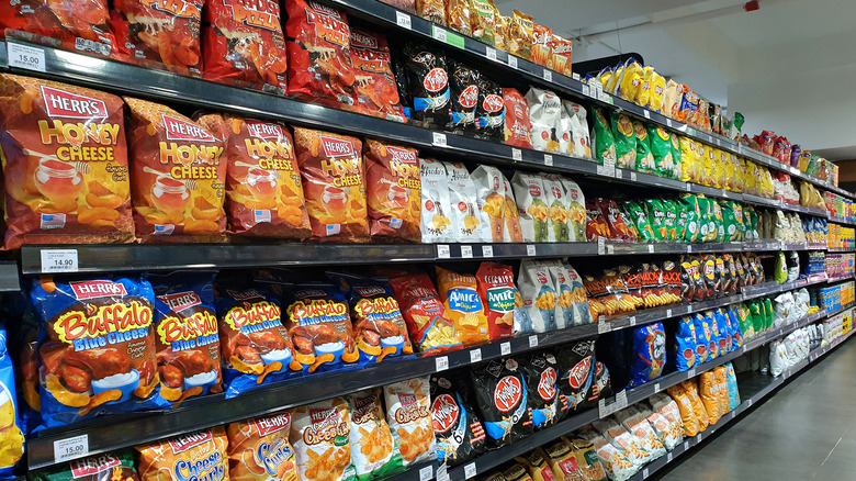 supermarket chips aisle