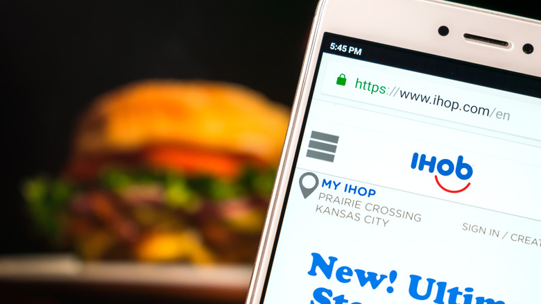 IHOP app near a burger