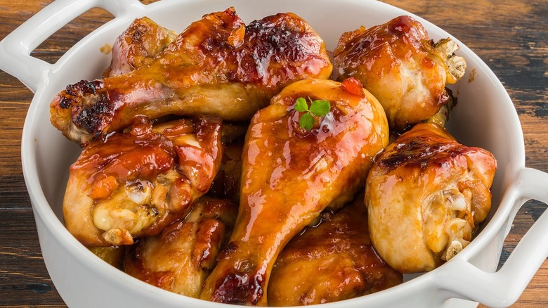 Jam-glazed chicken in bowl