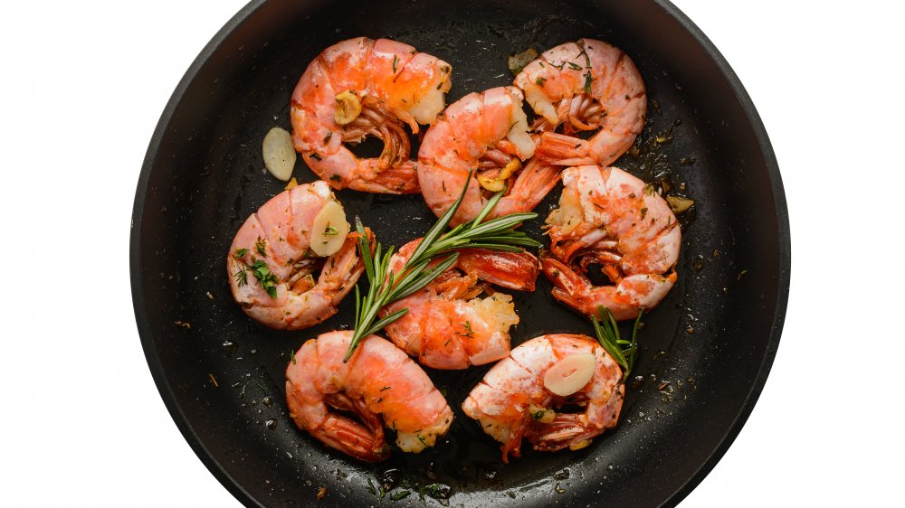 Shrimp in pan