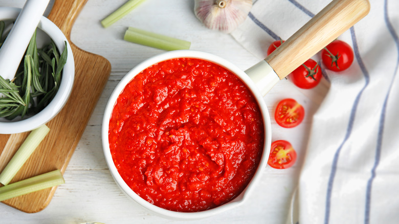 Marinara sauce in white pan