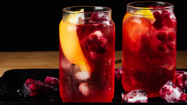 Cocktails with frozen cranberries