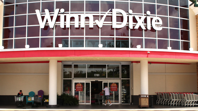 Winn-Dixie store front