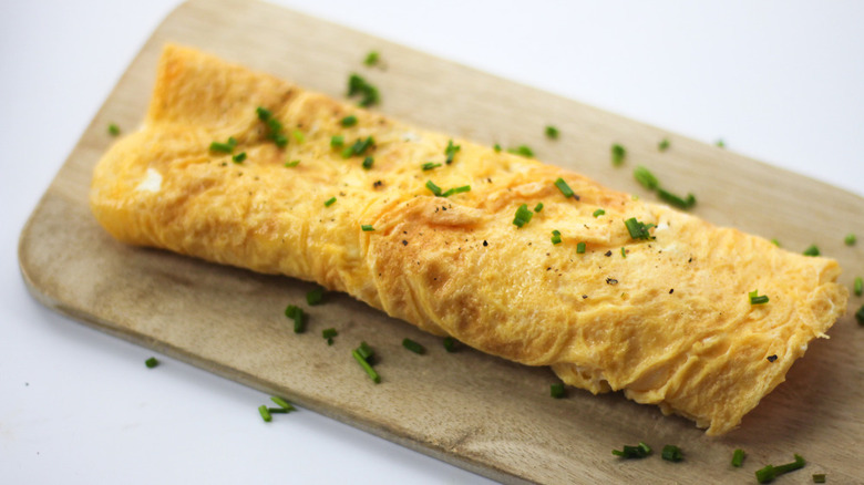 Omelet with chives