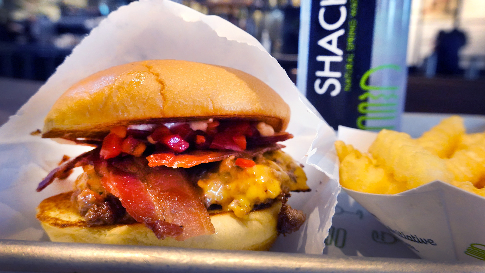 workers-detail-what-it-s-really-like-to-work-at-shake-shack