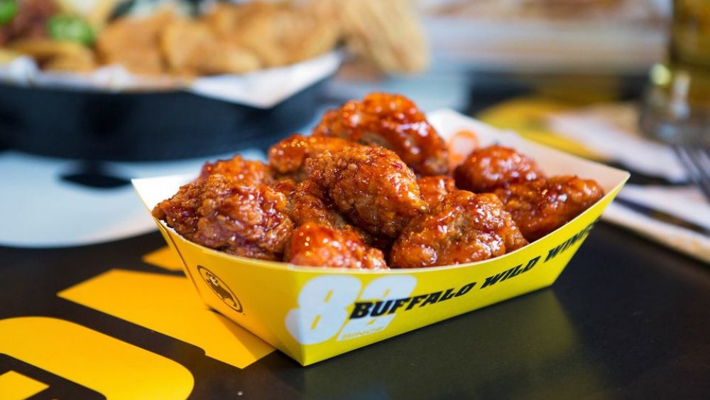 employees sample buffalo wild wings food